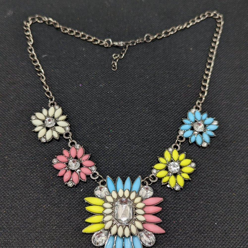Flower Colorful Pastel Necklace 🌸🌼💙